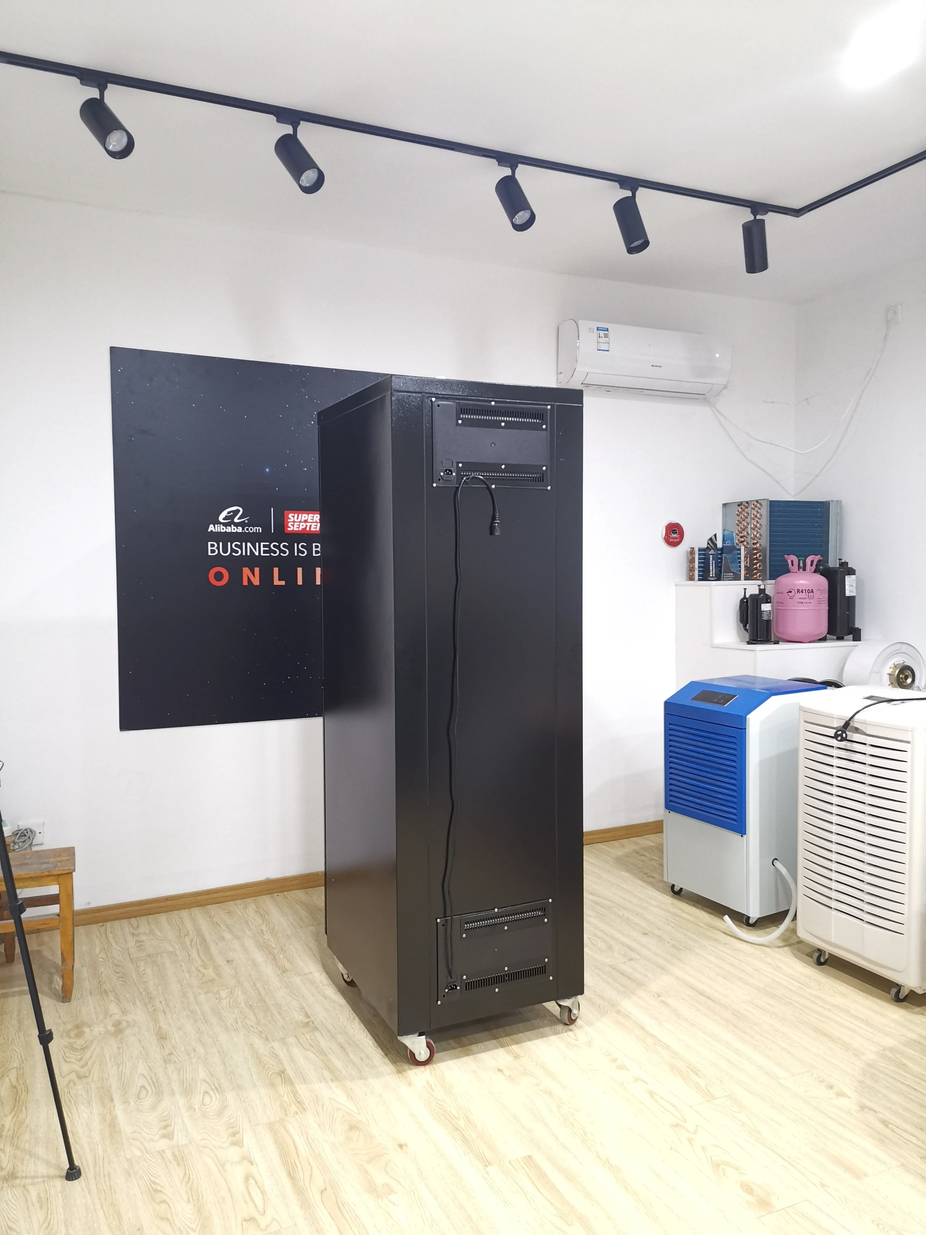 Black Color 1-10%RH Setting El - đánh giá và giá Camera Dry Cabinet