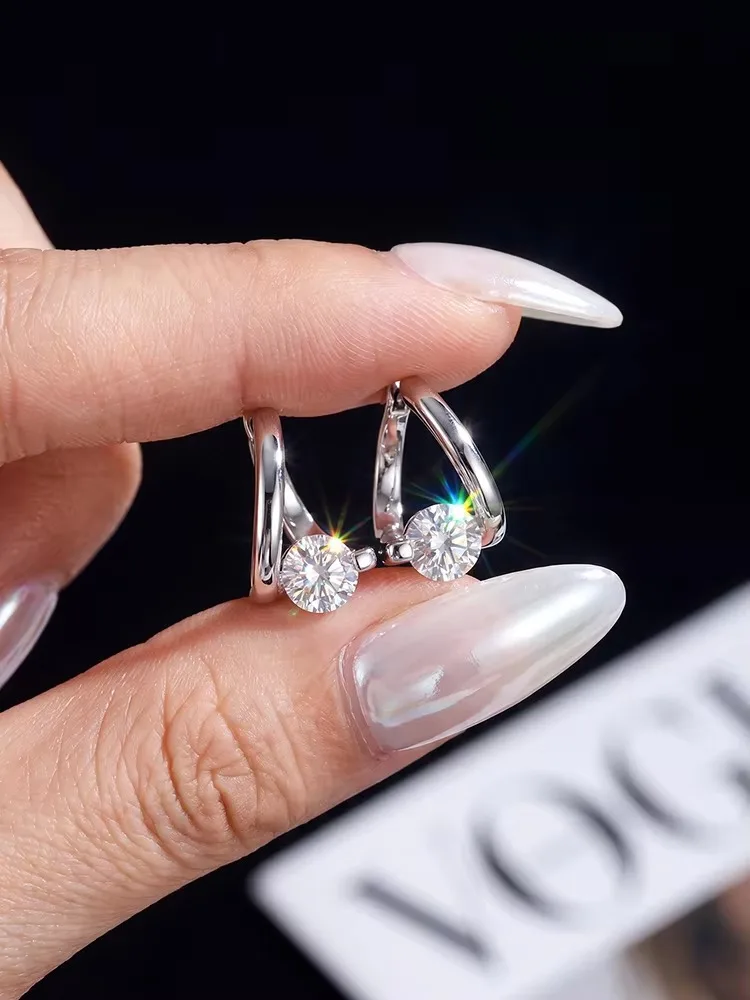Funkelnde 1CT Moissanit-Diamant Runde Gedrehte Creolen Geeignet für Tägliches Tragen bei Frauen Personalisierter Schmuck – Detail 4