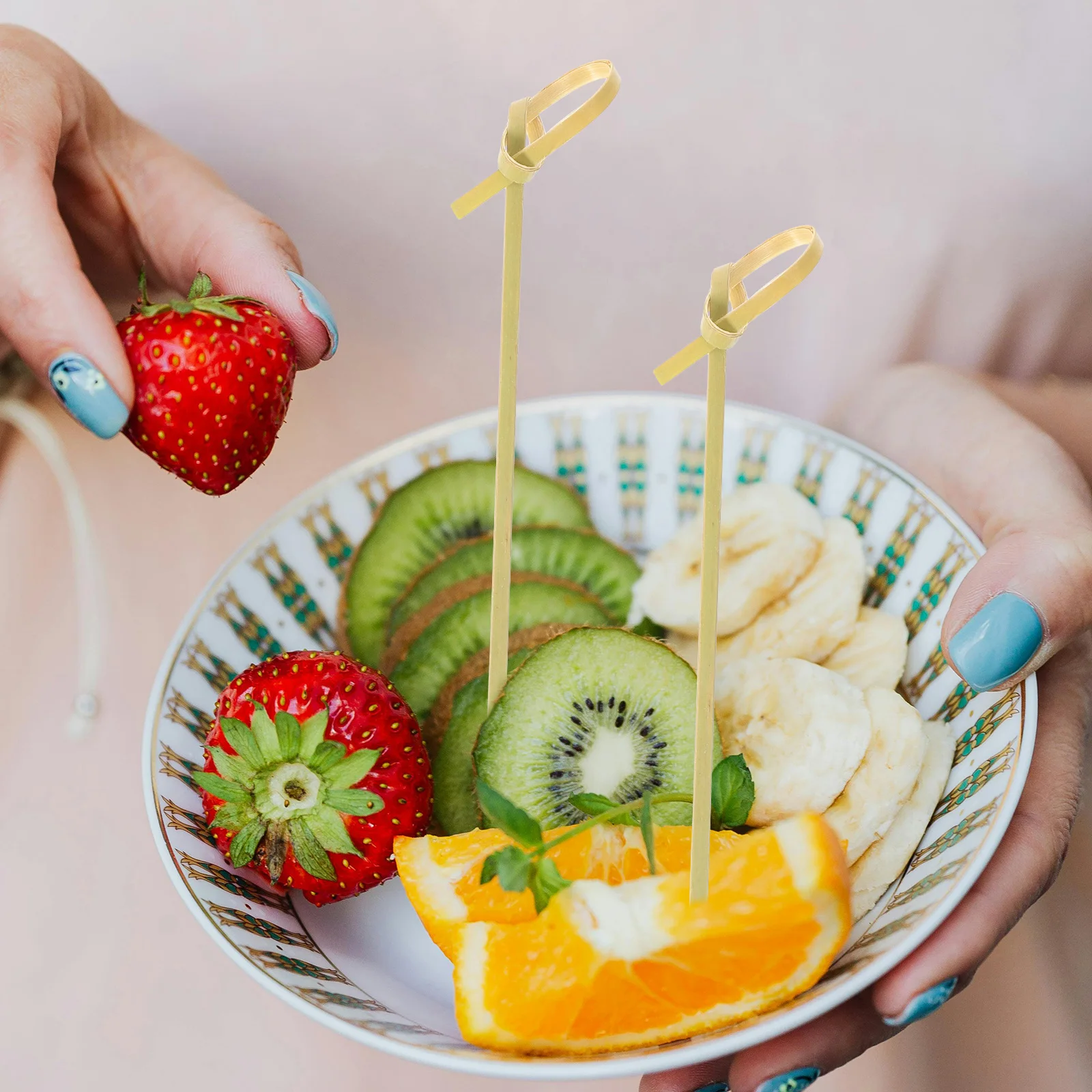 

100pcs Bamboo Picks Fruit Sticks Cocktail Decorations Hors Doeuvre Skewers Bar Tools Party Supplies Drinks Presentation