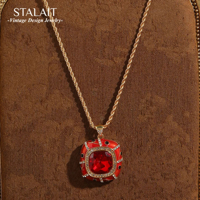 

Vintage Red Square Crystal Pendants And Necklaces Luxury Designer Jewelry Enamel Rhinestone Gold Color Valentine Day Gift 2025
