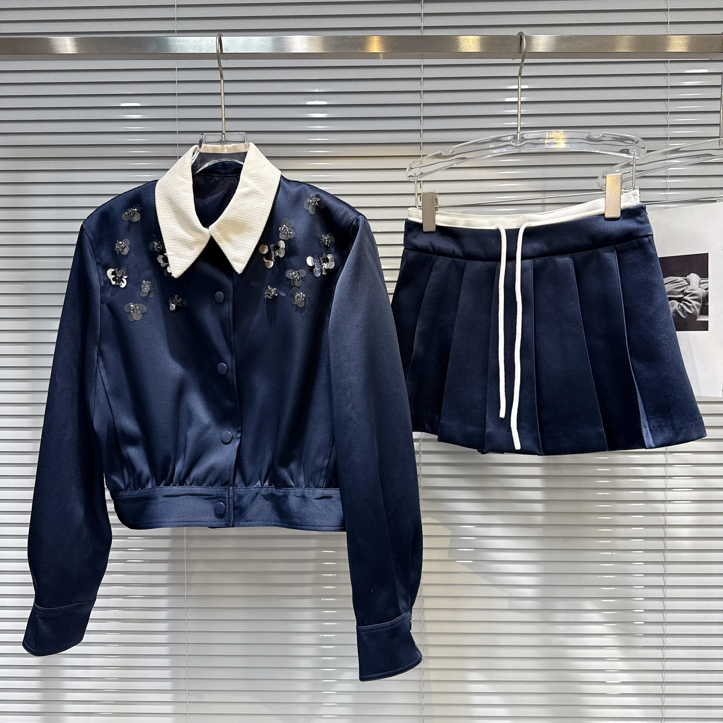 2025 Autumn New Arrival Women's Niche Designer Sequin Flower Short Jacket & Double Waistband Pleated Skirt 2-Piece Set