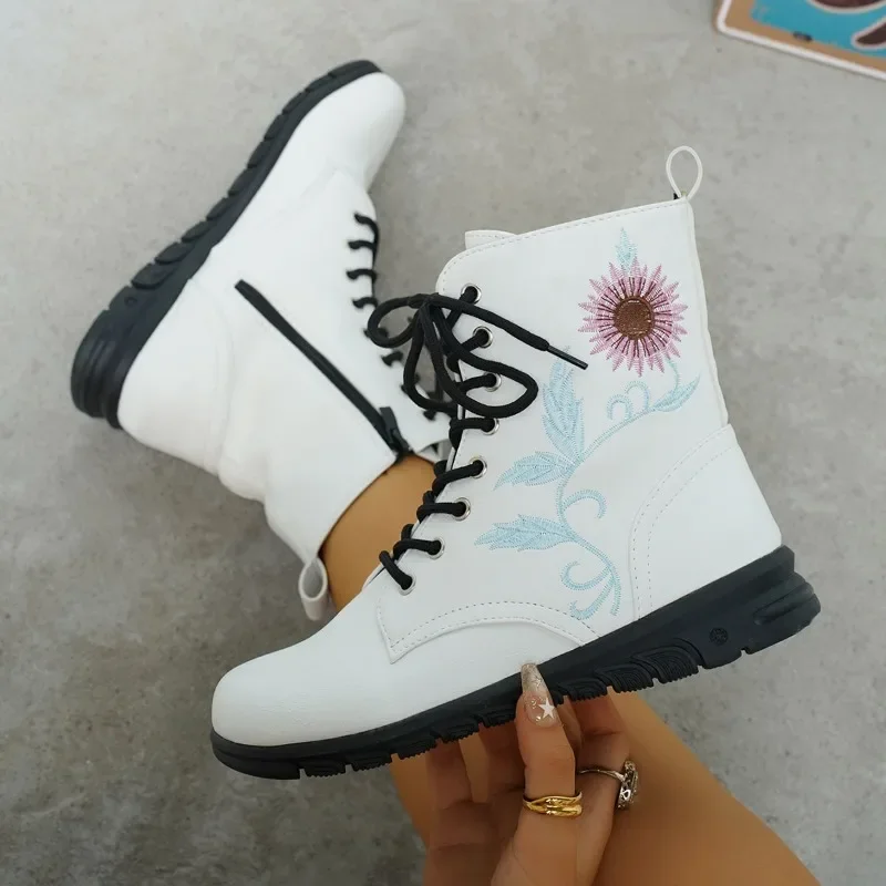 Winter 2024 New Women's Embroidered Short Leather Boots Ankle Flat Shoes Sports Shoes Denim Chelsea Fashion Women's Boots