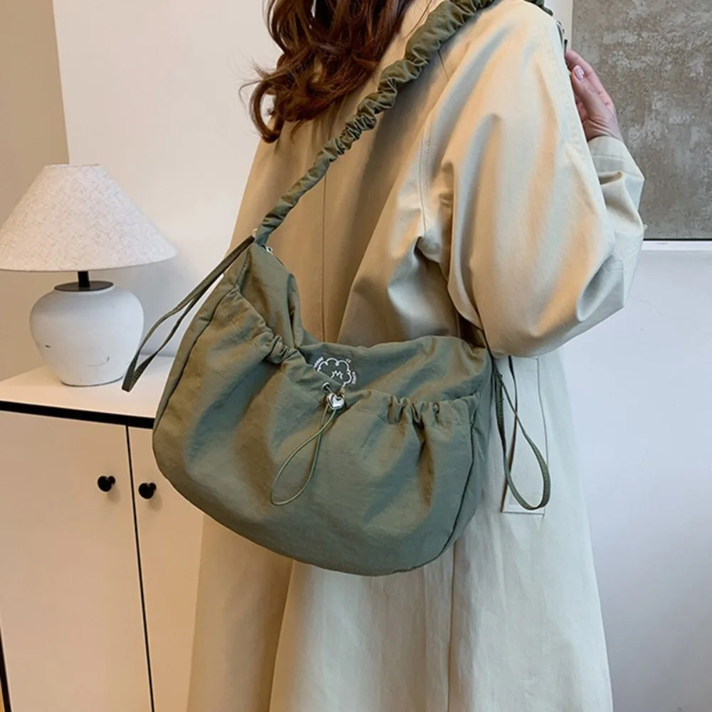 

Trendy Nylon Pleated Shoulder Bag Solid Color Large-Capacity Drawstring Crossbody Bag Lightweight Korean Style Tote Bag Travel