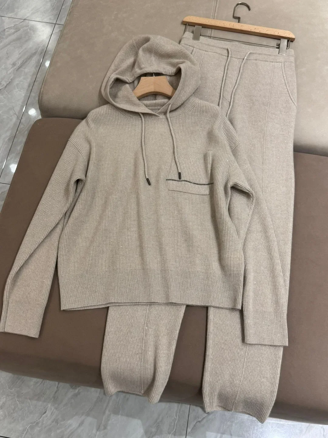 Women's Set 2024 New Winter Cashmere Bead Chain Drawstring Loose Casual Hooded Sweatshirt or High Waist Pants