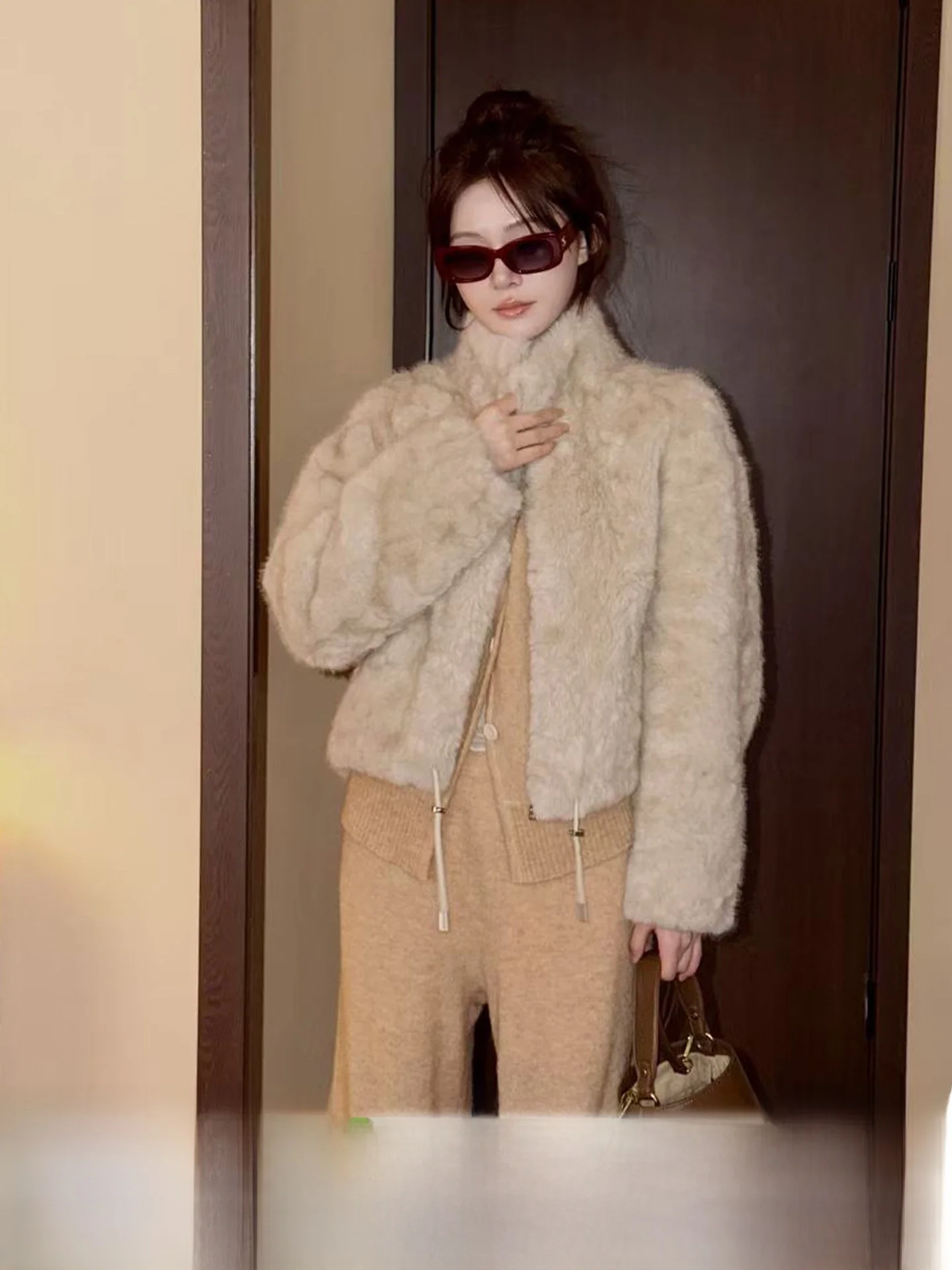 

Ele ort Fur Coat Thi Warm Soft Glutinous Rice Color Faionable Winter Outerwear for Women Polyester Fabric Long Sve