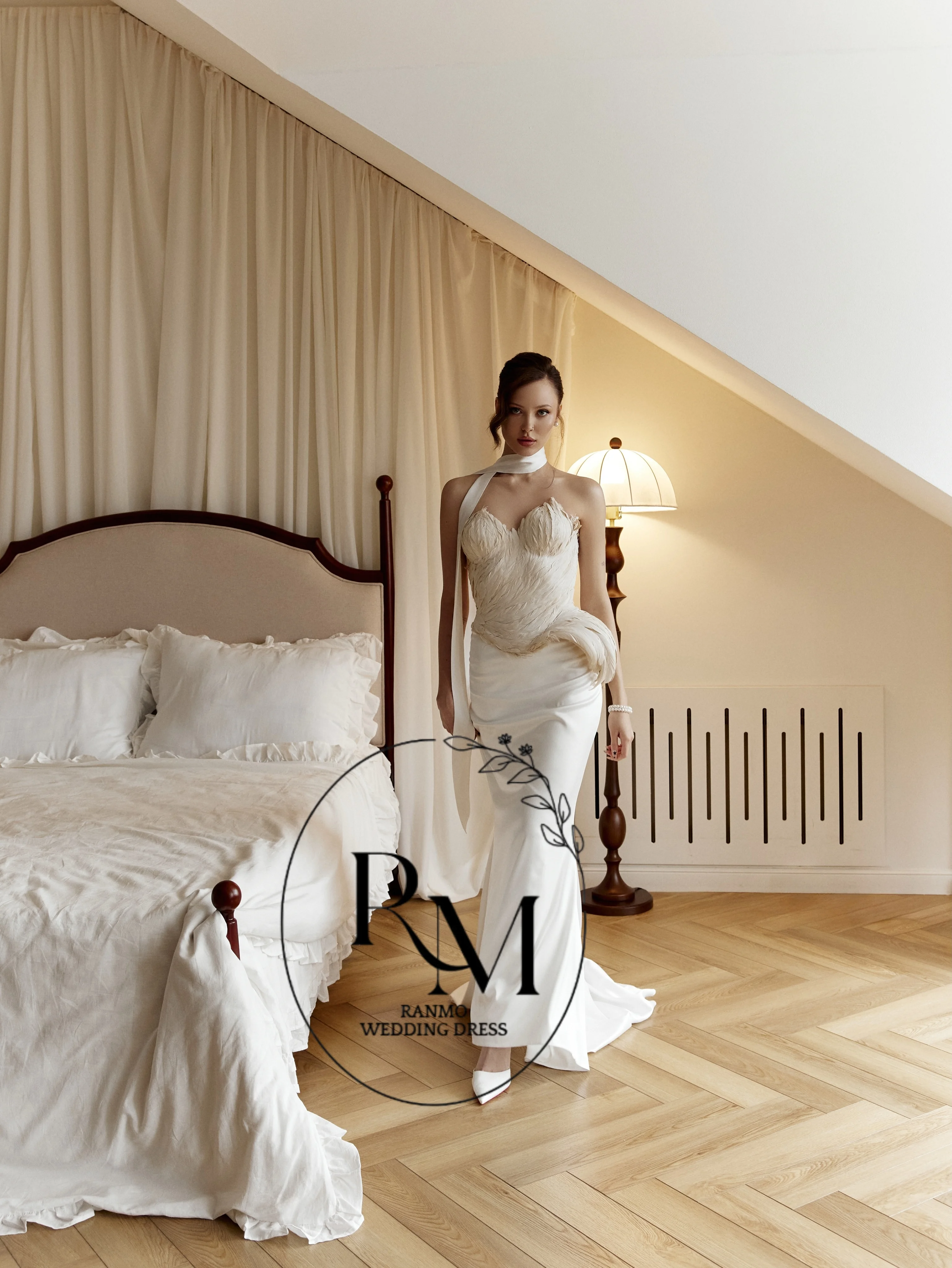 Ranmo Luxury New Wedding Dresses Sweetheart Feather Sleeveless With Scarf Court Train Bridal Gowns Vestidos De Novia Customized