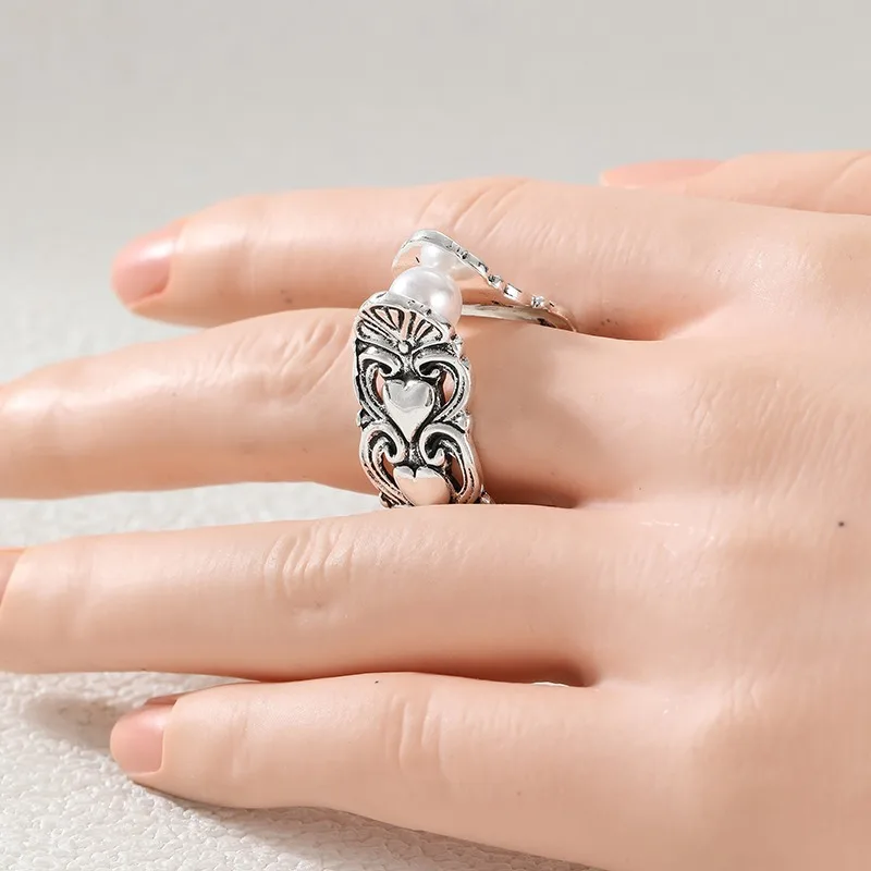 Vintage Inlaid Imitation Pearl Heart Women's Ring Trendy Silvery Color Hand Carving Daily Wear Party Jewelry Anniversary Gift