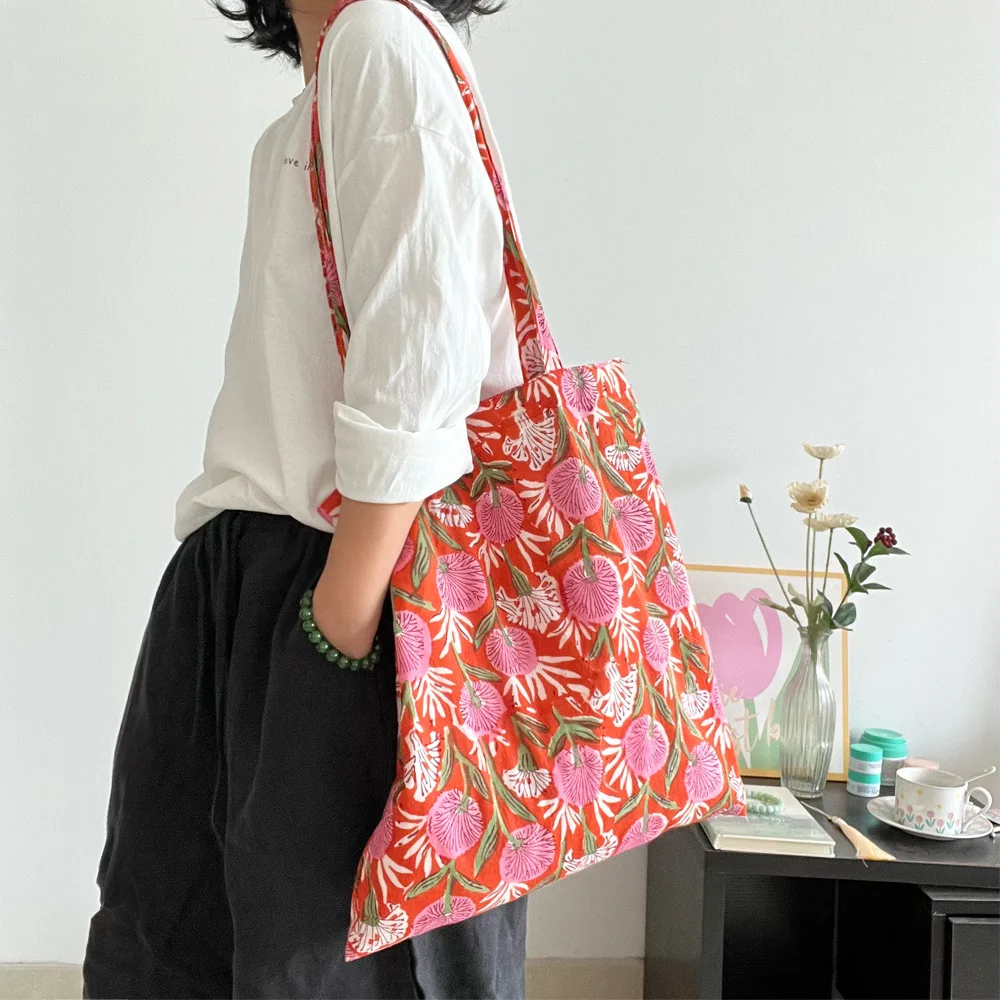 

Vintage Floral Print Canvas Bag Red Artistic Fresh One Shoulder Tote Bag Large Capacity Fashionable Commuting Bag 2026 New