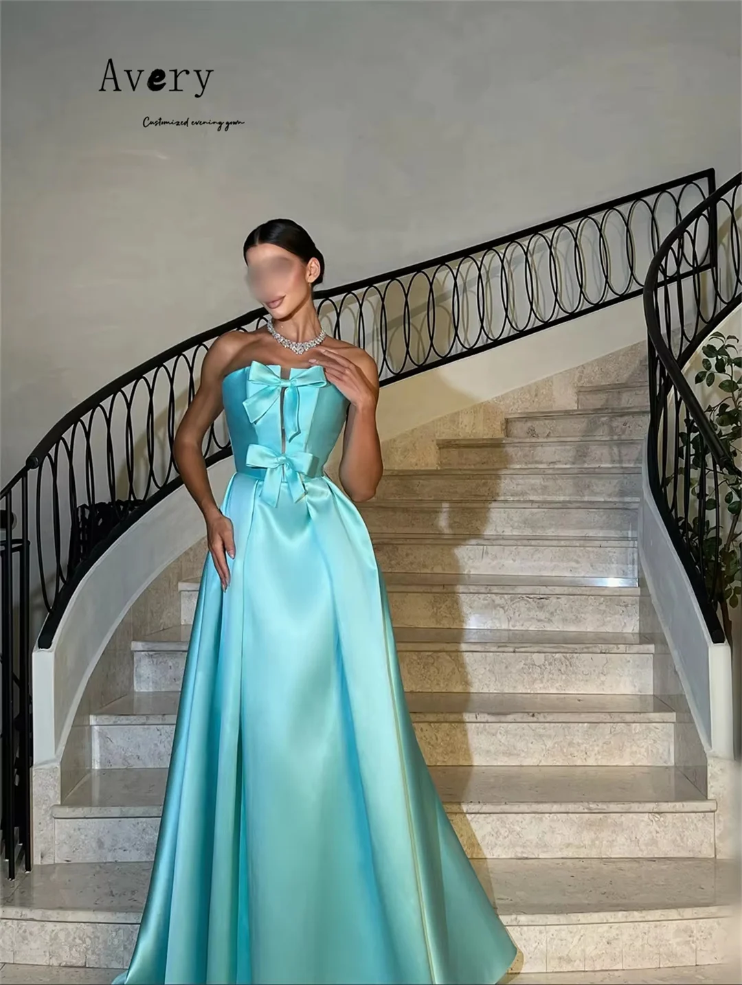 Avery مخصص صديرية دائرية بدون حمالات عارية الذراعين زهرة فساتين فاخرة لفساتين الحفلة الراقصة 2025 امرأة فاخرة مساء فستان الكرة ثوب