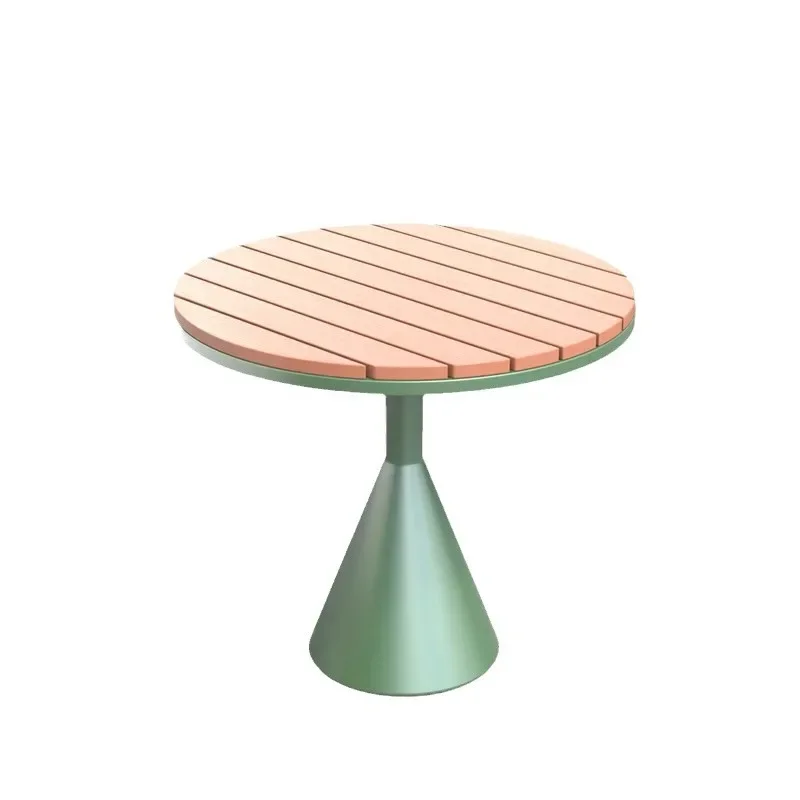 طاولة طعام كاجوال بسيطة وشرفة هوائية مفتوحة، ومتجر شاي الحليب الأحمر في الهواء الطلق وطاولة مستديرة صغيرة