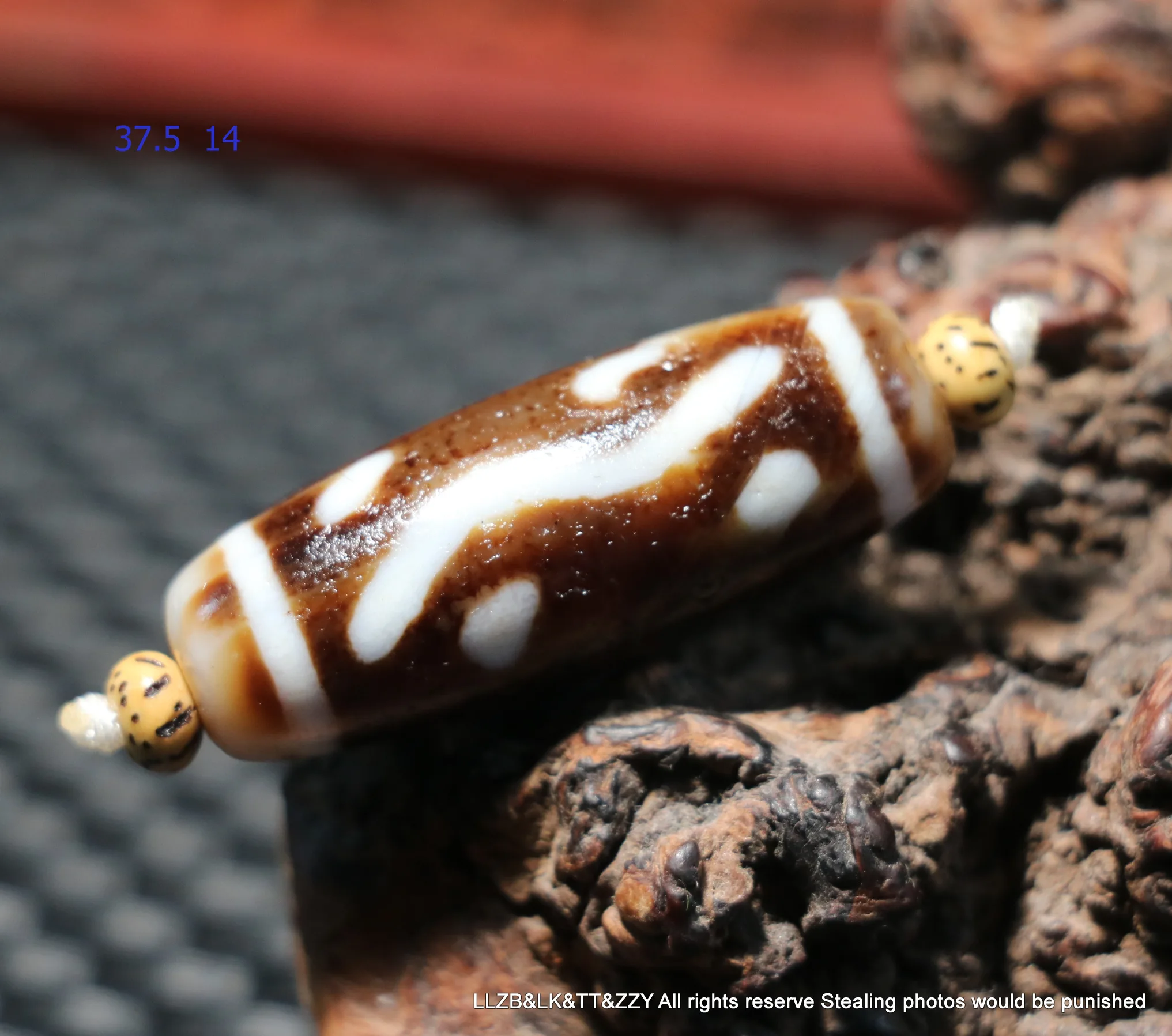 UPD0514A1 Magic Power Tibetan Oily Old Agate Abstract Water Word dZi Bead Amulet 5A Timestown Precious Gem Jewelry