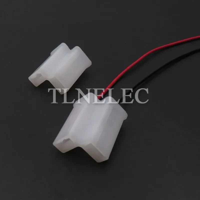 2 Pin Way PA66 Auto Connector With Wires Car Fuel Nozzle Plug Housing Connector Electrical Wiring Connector Wire Clip Socket