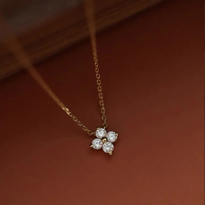 

D VVS1 Moissanite Lucky Clover Flower Pandent Necklace 0.4ct Lab Diamond s925 Sterling Silver Dainty Necklaces for Women