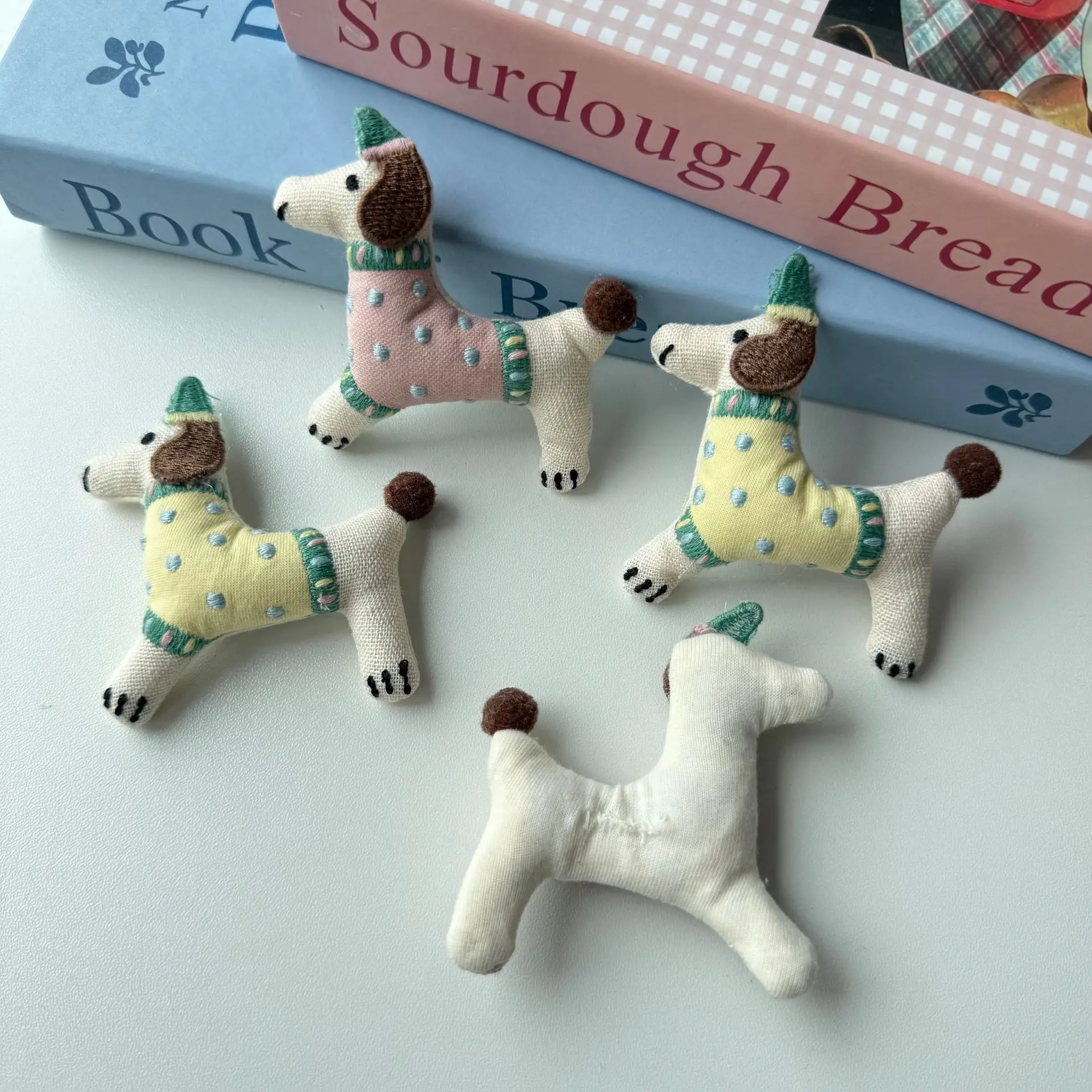 Stuffed Fabric Cartoon Puppy Pendant Early Spring Cute Brooch Pin for Bag Hat Clothing Sewing Embellishment Premium