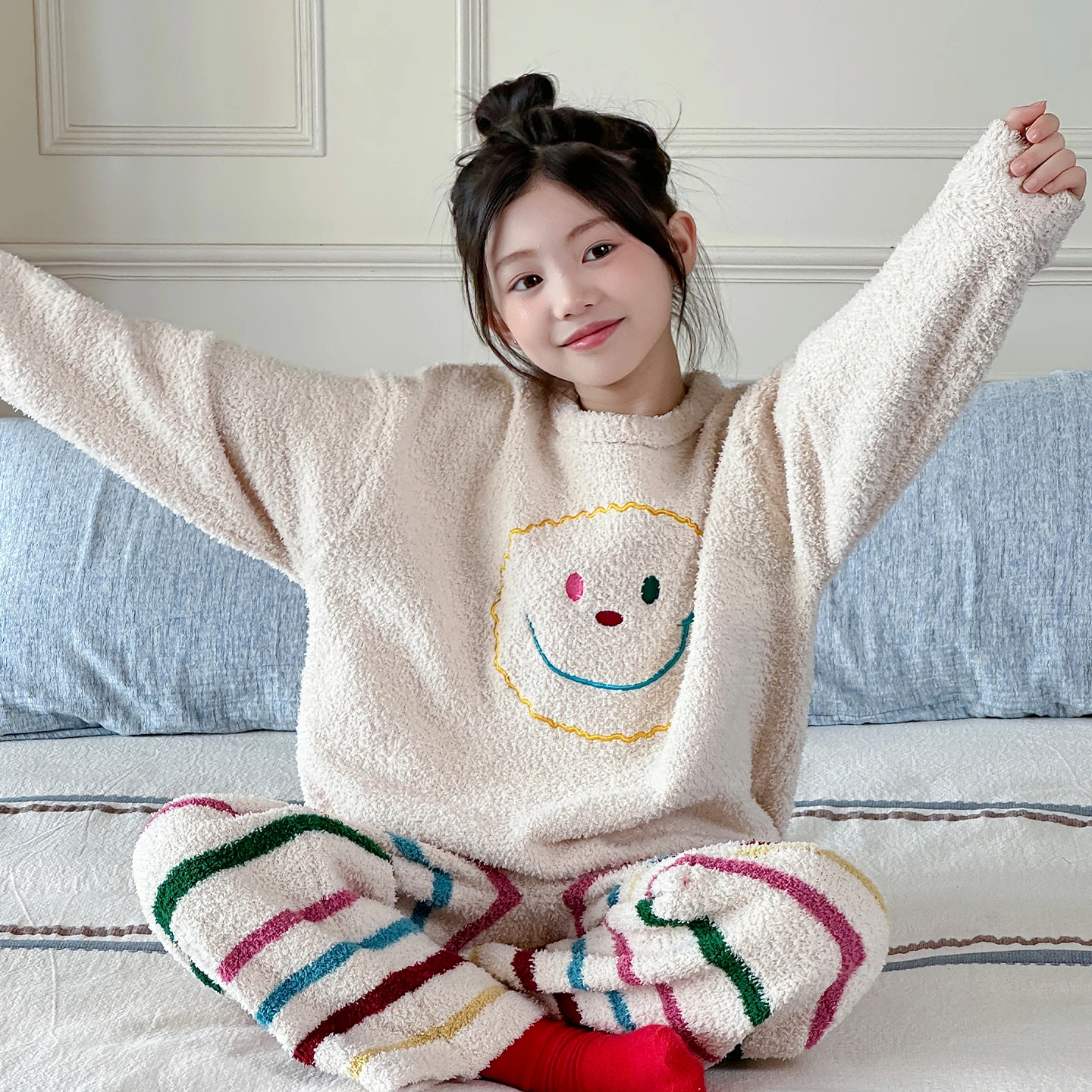 

Sweetheart Long Sleeve+Long Pants Smile Face Rainbow Embroidery Home Wearing Suit Child Velvet Warm Girls Sleepwear 2Piece 4-14Y