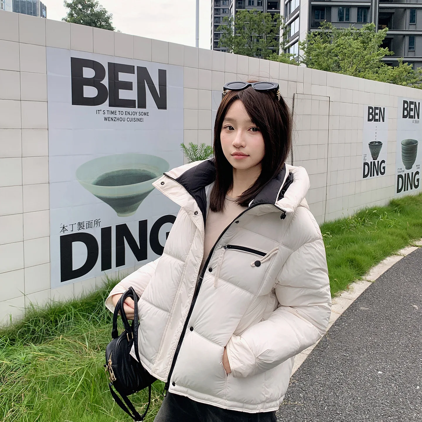 2026 New Winter Women Hooded Puffer Cotton Jacket Hooded Thicke Warm Short Parkas Female Casual Versatile Snow Student Outwear