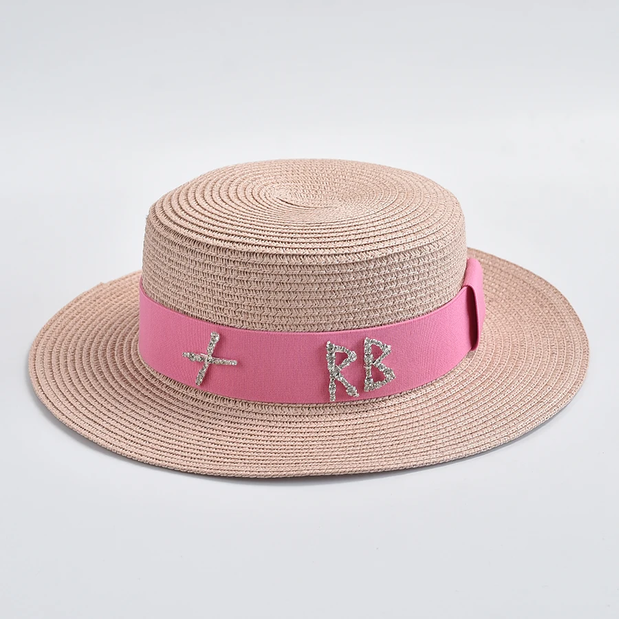 New Straw Hats for Women Fashionable Metal RB Letter Elegant Holidays Boater Hat Summer Flat Top Beach Sun Hat