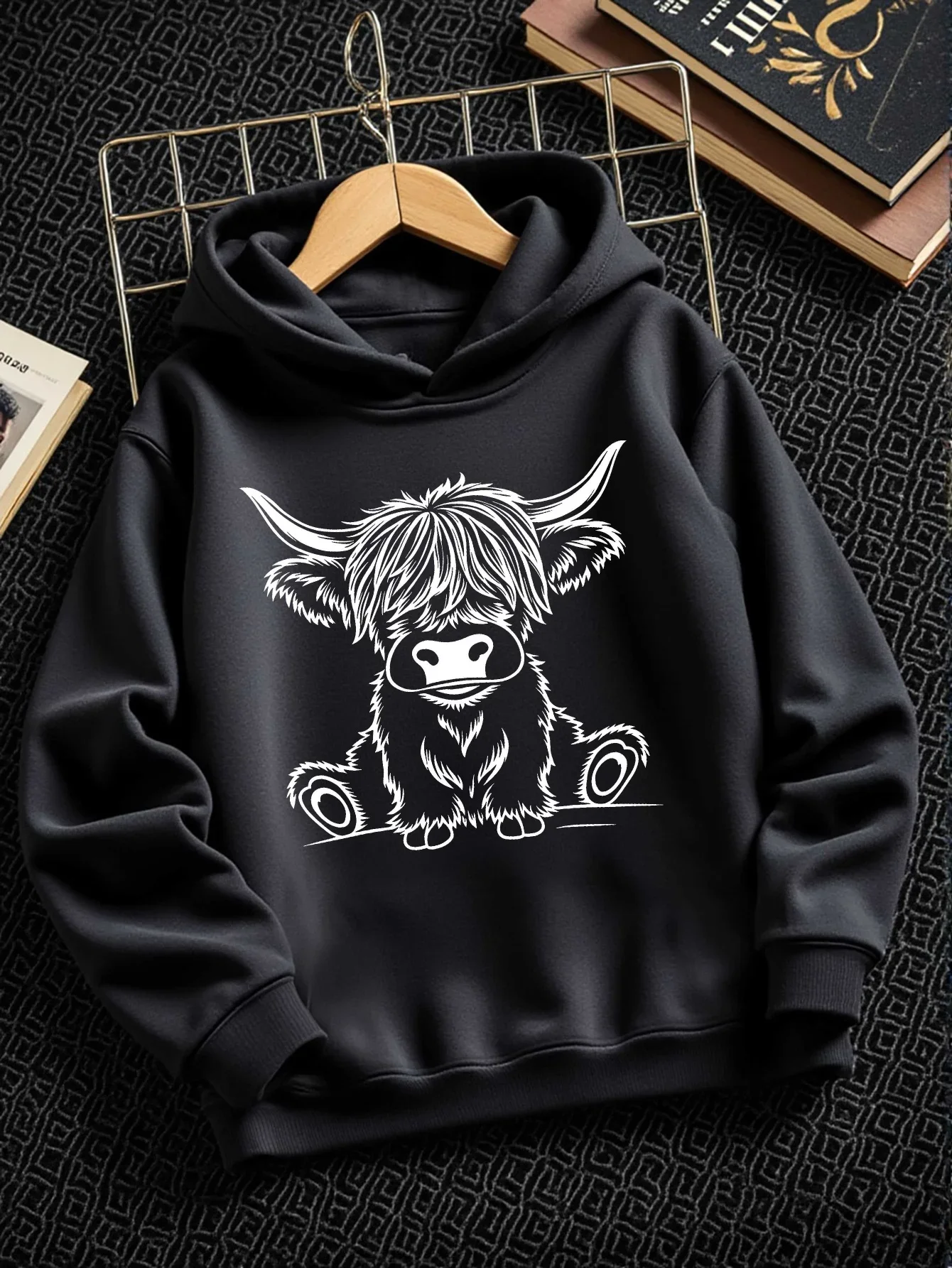 Kids Cute Highland Cow Graphic Hoodie Printed Black Sweatshirt Boys Girls Farm Animal Casual Loose Hooded Pullover Tops