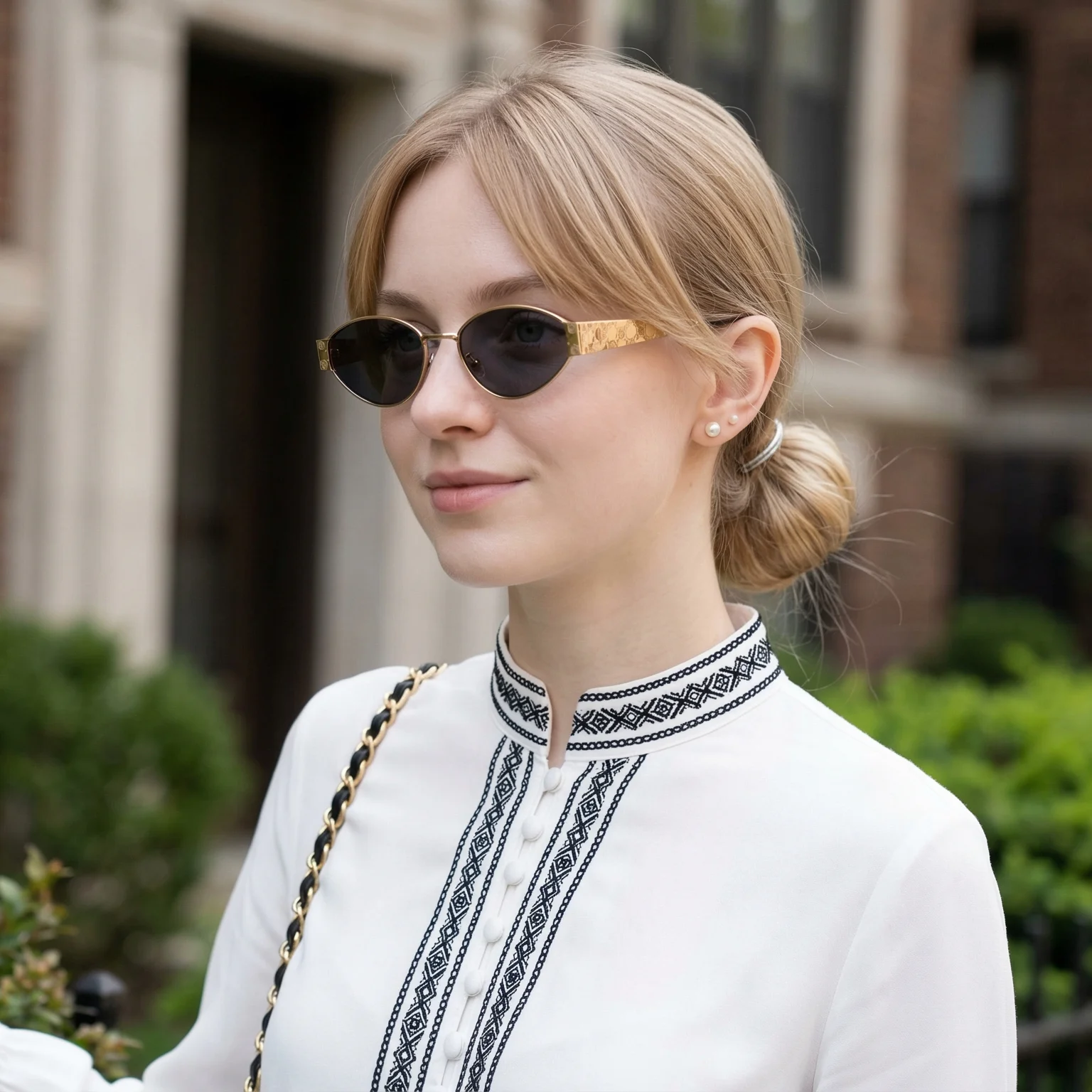Modische Kleine Ovale Sonnenbrille für Damen Luxuriöse Breite Bügel Vintage Metallrahmen Farbverlauf-Gläser