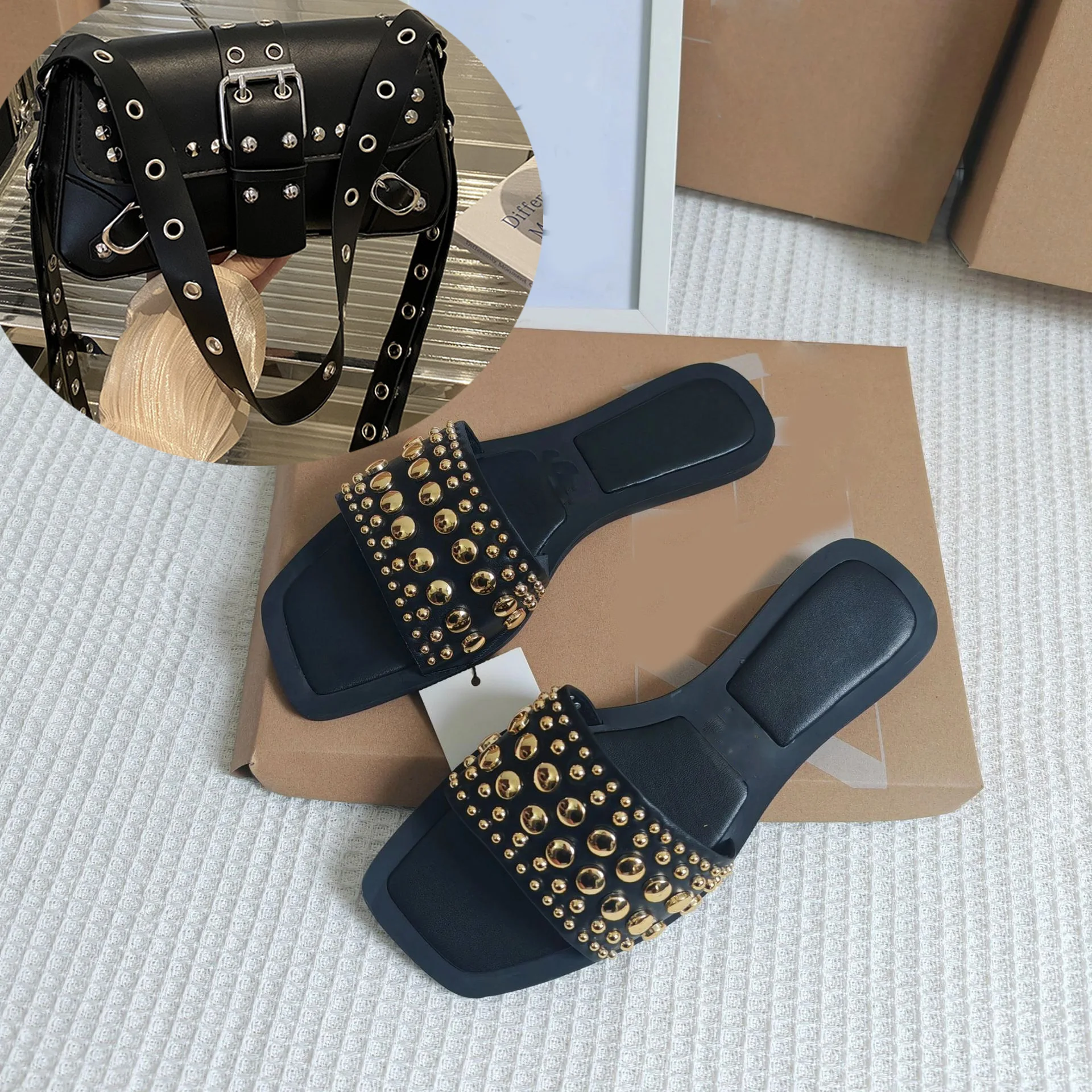 

2026, женские летние новые тапочки на плоской подошве Liu Ding, большие размеры, металлические декоративные тапочки, модный тренд, комплект сумки Liu Ding на одно плечо