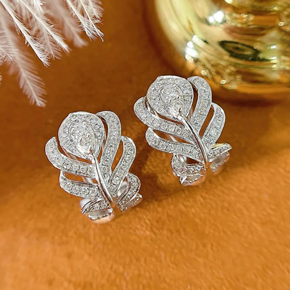Luxury Sparkle Full 5A Zircon Feather Leverback Earrings for Women Hollow Leaf Design Hoop Earrings Banquet Party Trendy Jewelry