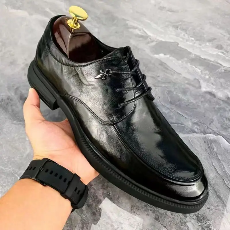 

2024 Newly Men's Quality Patent Leather Shoes Black Wedding Shoes Soft Male Business Casual Shoes Handmade