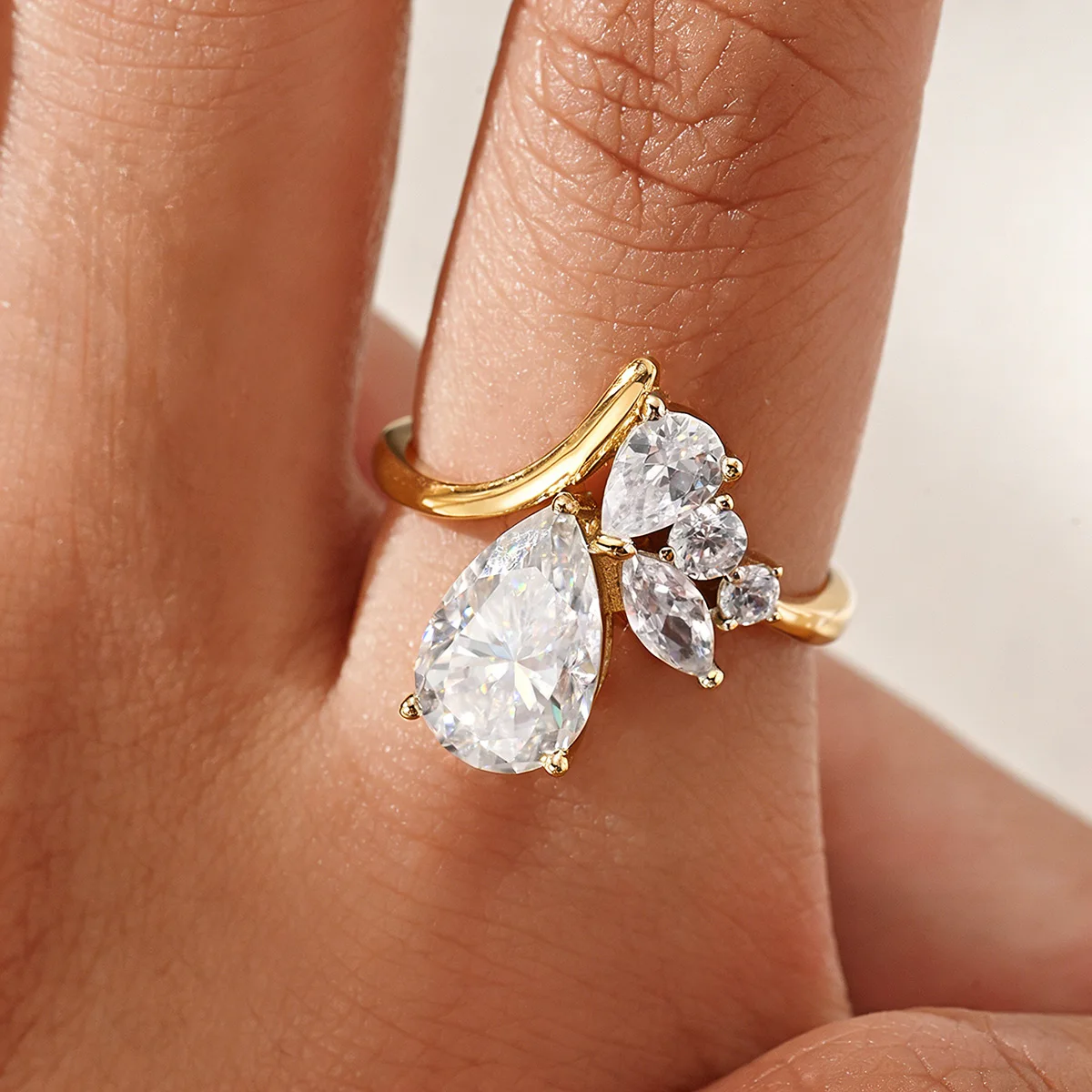 

CEICI 3CT 7X11MM pear cut Moissanite Rings for Women S925 Silver Plated 18K Gold water drop Engagement Band Fine Jewelry Gift