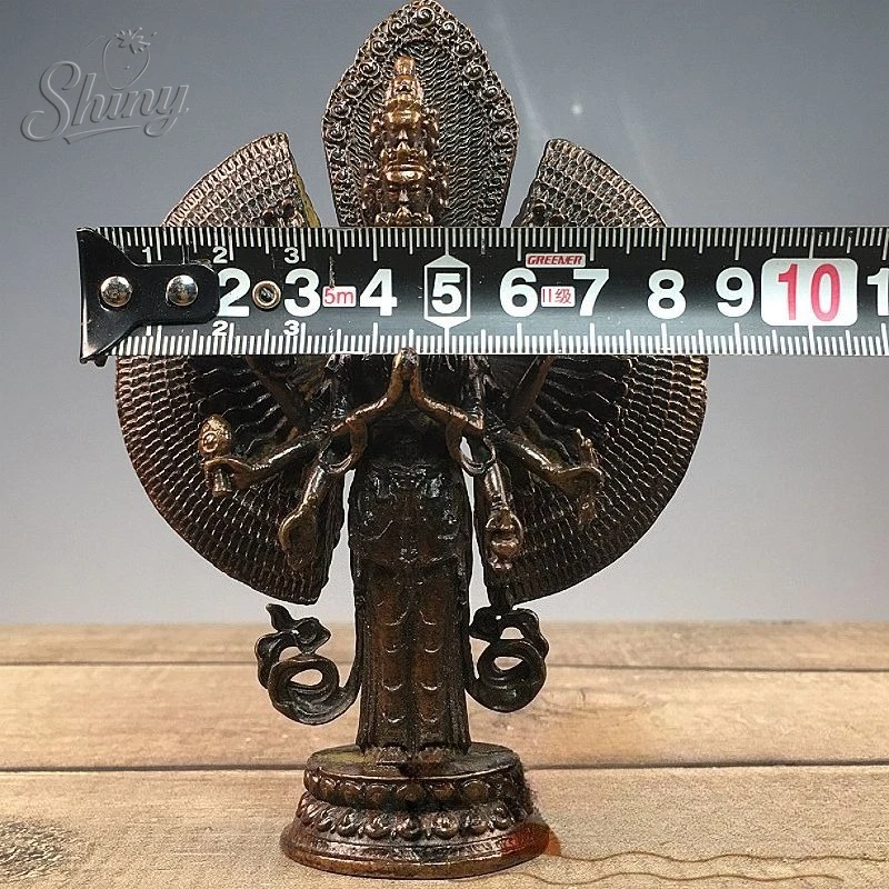 البوذية التبتية أحد عشر وجهًا آلاف المسلحة أفالوكيتيشفارا بوديساتفا تمثال برونزي لعرض العبادة المنزلية