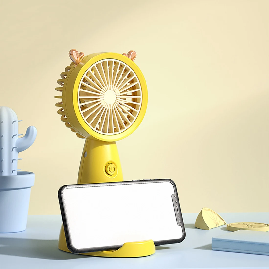 مروحة USB صغيرة محمولة للاستخدام الخارجي، سطح مكتب صغير كتم الصوت، شحن مروحة محمولة باليد باللون الأصفر