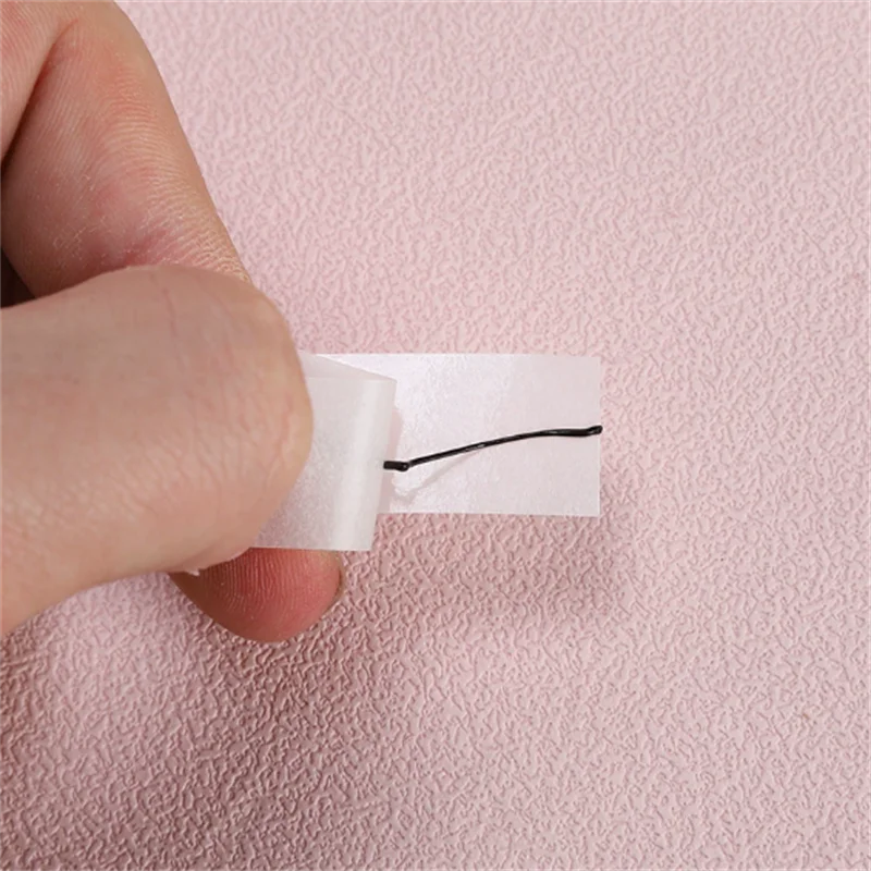 Samoprzylepne sztuczne rzęsy w żelowych paskach, mocowanie wrażliwe na temperaturę, łatwe w aplikacji, długotrwałe, nie opadają.