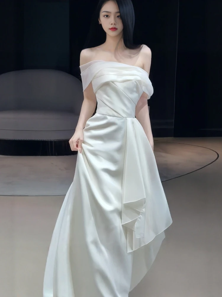 

Белое свадебное платье Ele на одно плечо с сетчатой тканью и средней талией для невест больших размеров, для использования в отелях и помещениях.