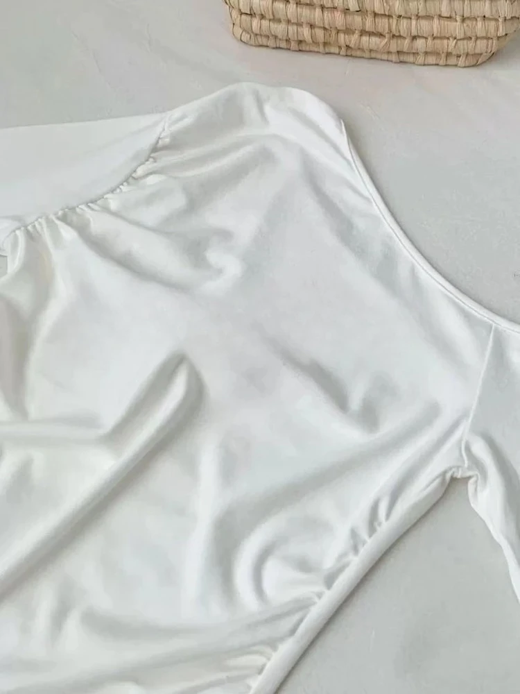 甘いレースパッチワーク女性の Tシャツオフショルダー長袖 Y2k ホワイトトップス新ファッション Tシャツスリムフィットエレガントシックな服