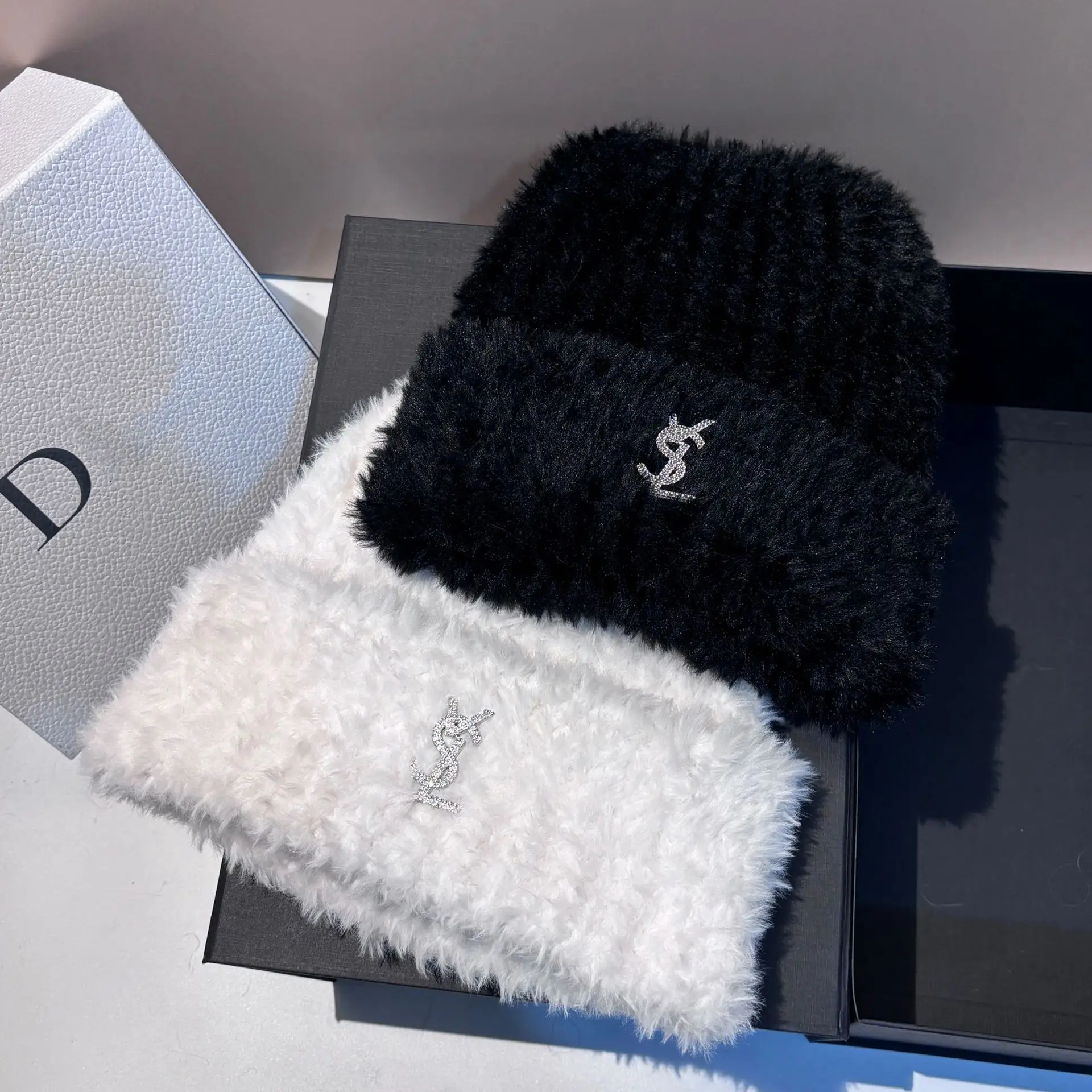 Gorro de punto suave y cálido para mujer, moda para actividades al aire libre, versátil, adelgazante, protección para los oídos, gorro de calavera de invierno, gorros elásticos