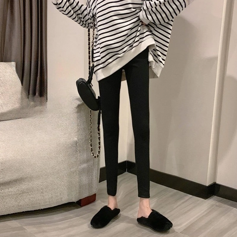 女性の軽量フリース裏地サーマルレギンス移行パンツ、シームレスな快適さ、ハイウエスト、冬の多用途ウェア