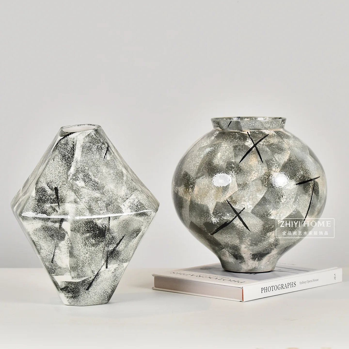 Modern light luxury hotel homestay decoration advanced sense niche ceramic oil painting flower ware