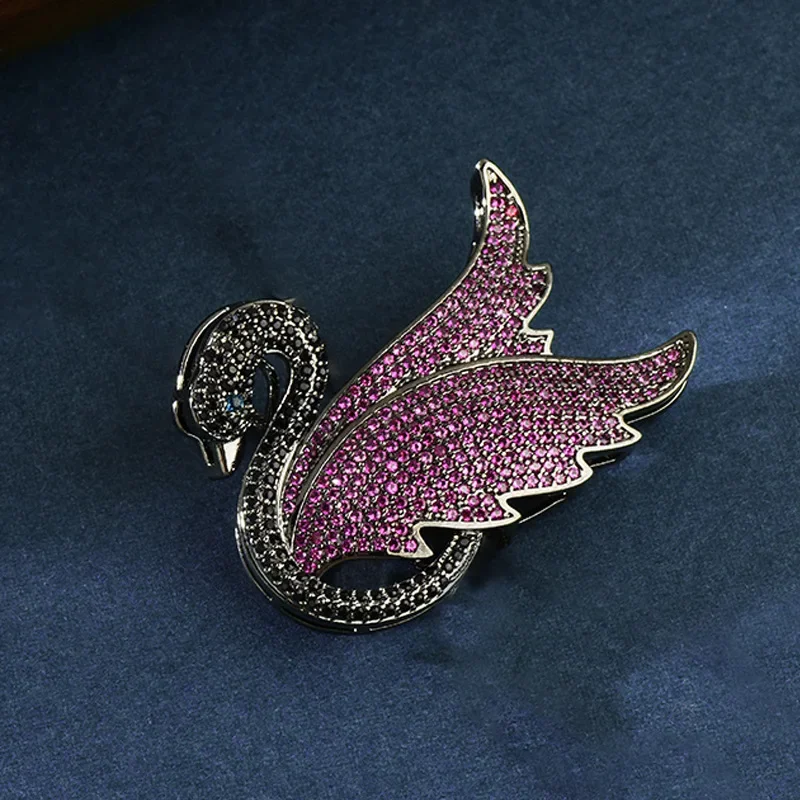 2025High-end, exquisite and elegant, crystal, colored swan brooch, high-end suit accessory pin for women