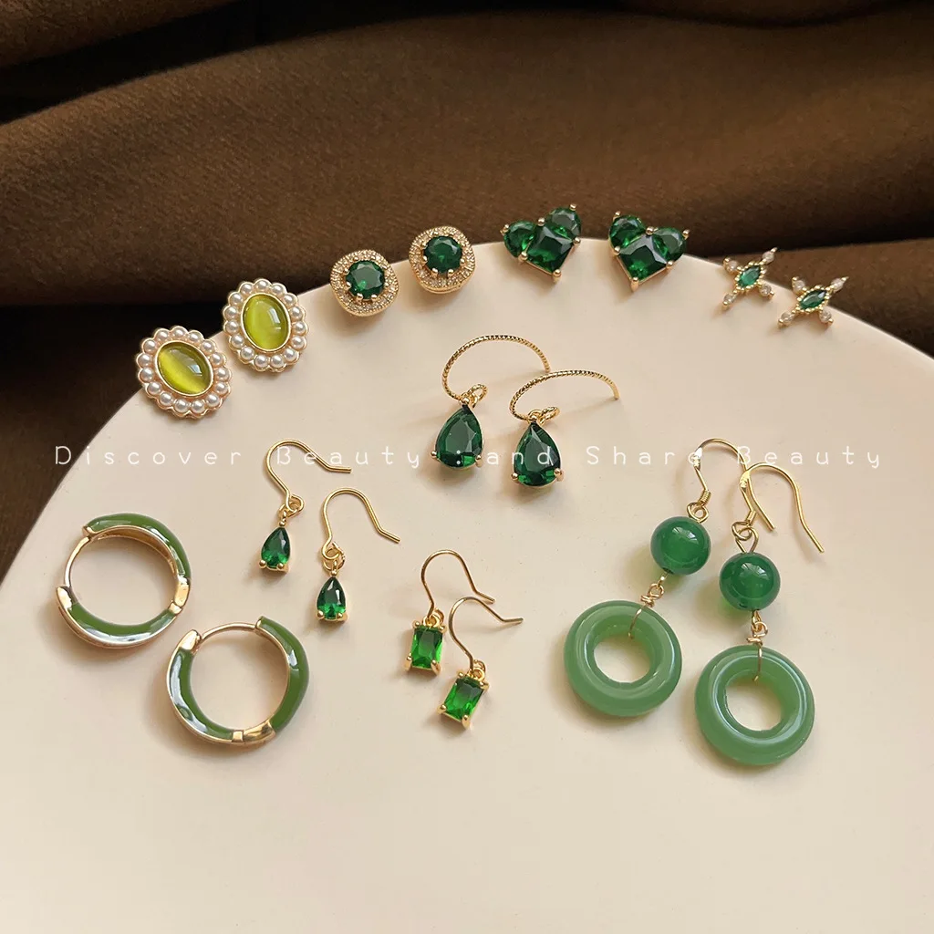 

DIY accessories French retro emerald zircon stud earrings light luxury high-end geometric earrings temperament court style versa