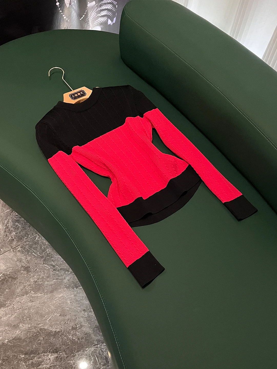 

Зима 2025 Quali, классический женский вязаный круглый свитер Ne Base irt, смешанный вязаный свитер, внутренняя одежда для поездок на работу, китайское производство