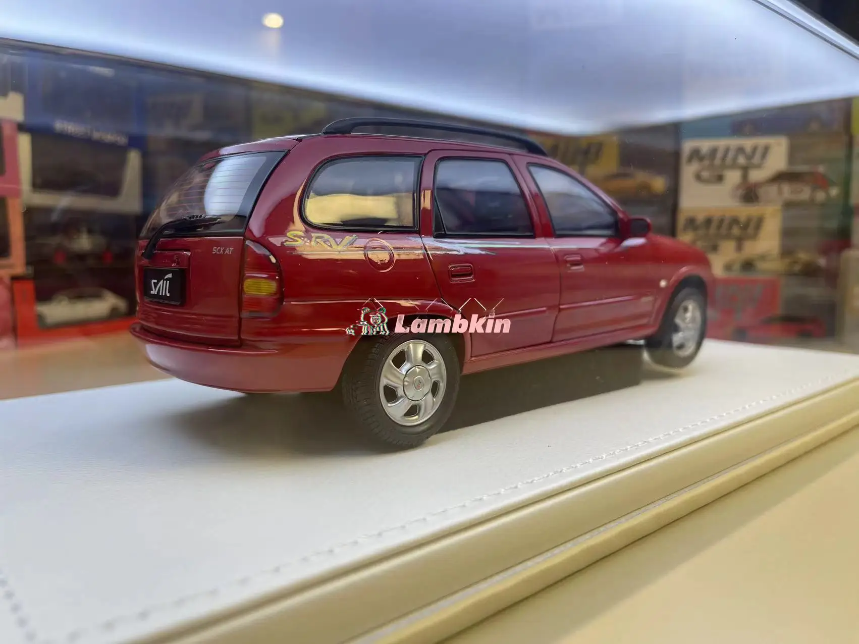 Original 1:18 For Bui Sail Sedan car model Out of Print Red Classic Collectible Gift Miniature Rash paint well-packaged