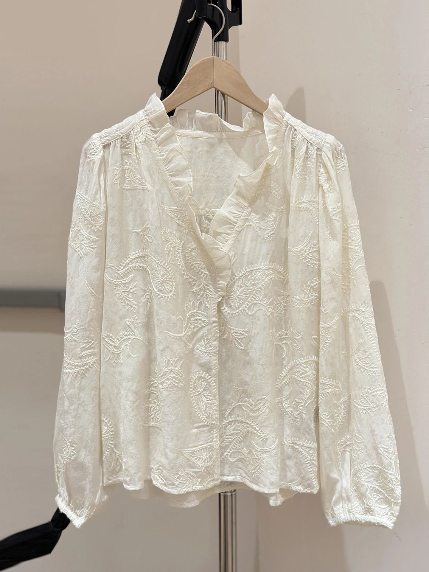 

Loose Shirt Women's Premium Summer Embroidered Lantern Sleeve Blouse Girl's Daily Wear Simple Style Cotton Fabric Long Sleeve