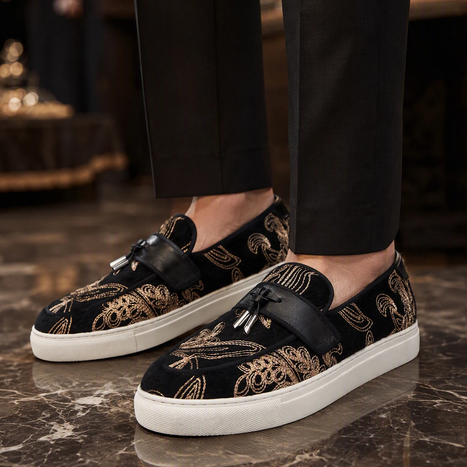 Piergitar Champagne Gold Thread Craftsmanship Floral Embroidery Velvet Slip-On Sneakers Handmade Metal Tassels Men's Boat Shoes