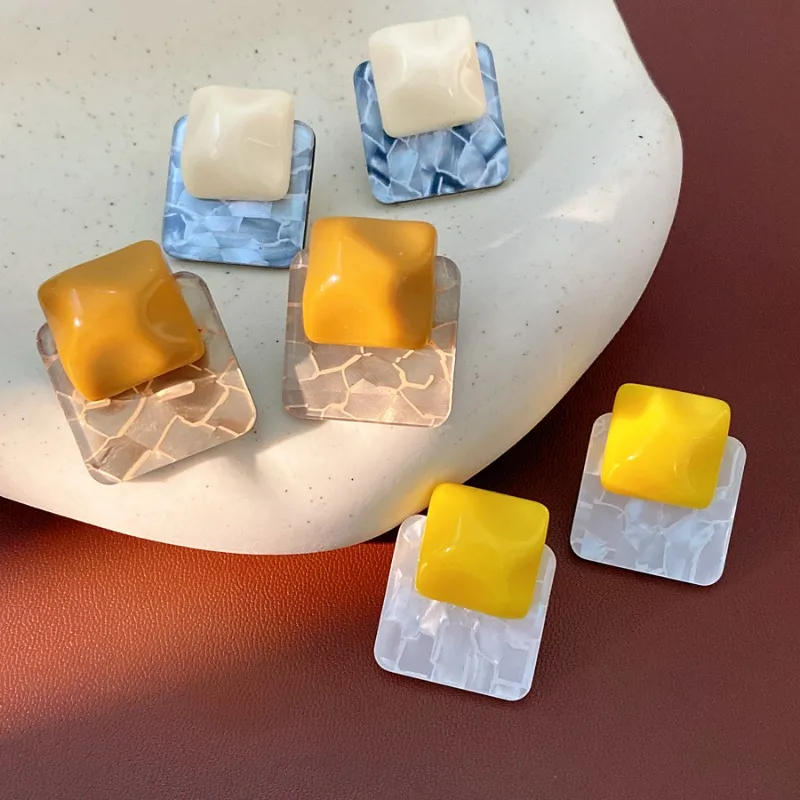 

Summer Dopamine Water Ripple Square Stud Earrings Two-Tone Acrylic Resin Geometric Studs for Women Minimalist Statement Jewelry