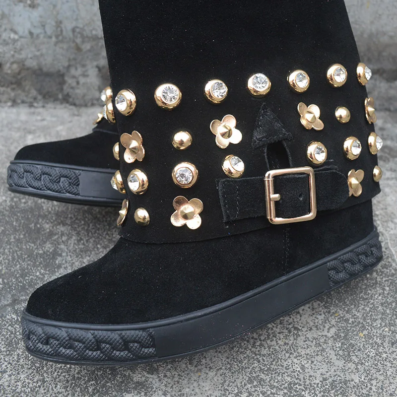 Golden Flowers Crystal Rivets Studs Hidden Wedge Boots Roman Black Cow Suede Mid Boots Rim Chains Sole Woman Slip On Boots