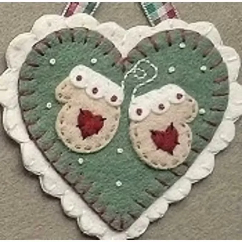 Pre-Cut Wool Blend Felt Holiday Hearts Ornament Kit Christmas Felt DIY Kit Gift Christmas Children's Sewing Educational Toys