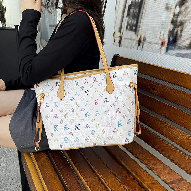 

​​Printed Underarm Commuter Bag Women Oversized Structured Tote Recycled Canvas Office to Weekend Transition Premium​​