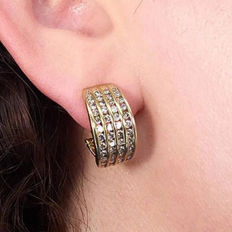 Huitan Edle Damen-Ohrstecker, mehrschichtiges Design, eingelegt mit hellen Zirkonia, trendiges Party-Zubehör, Hochzeitsschmuck