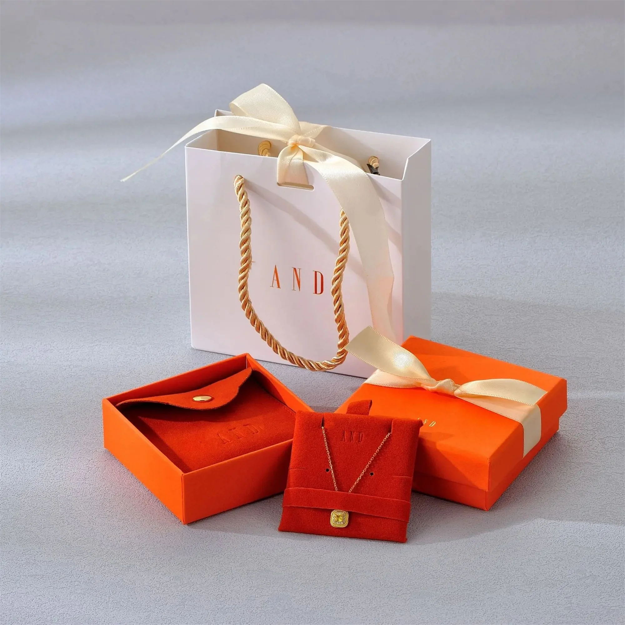 

Custom Printed Earrings Necklace Jewelry Set Box Personalized Paper Bag Cardboard Lid Velvet Pouch Bag Jewelry Packaging Boxes