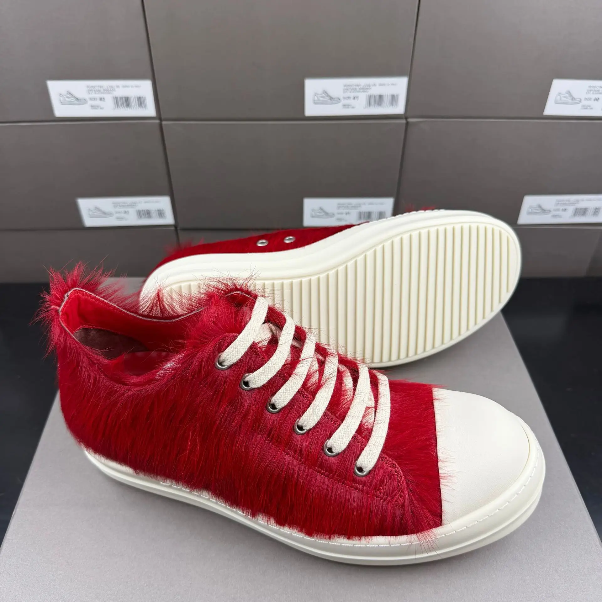 

Owees Luxury Men Shoes Red Horse Hair Sneakers Women Low Top Casual Shoes Classic Sneaker Red Horsehair White Suede Sneakers