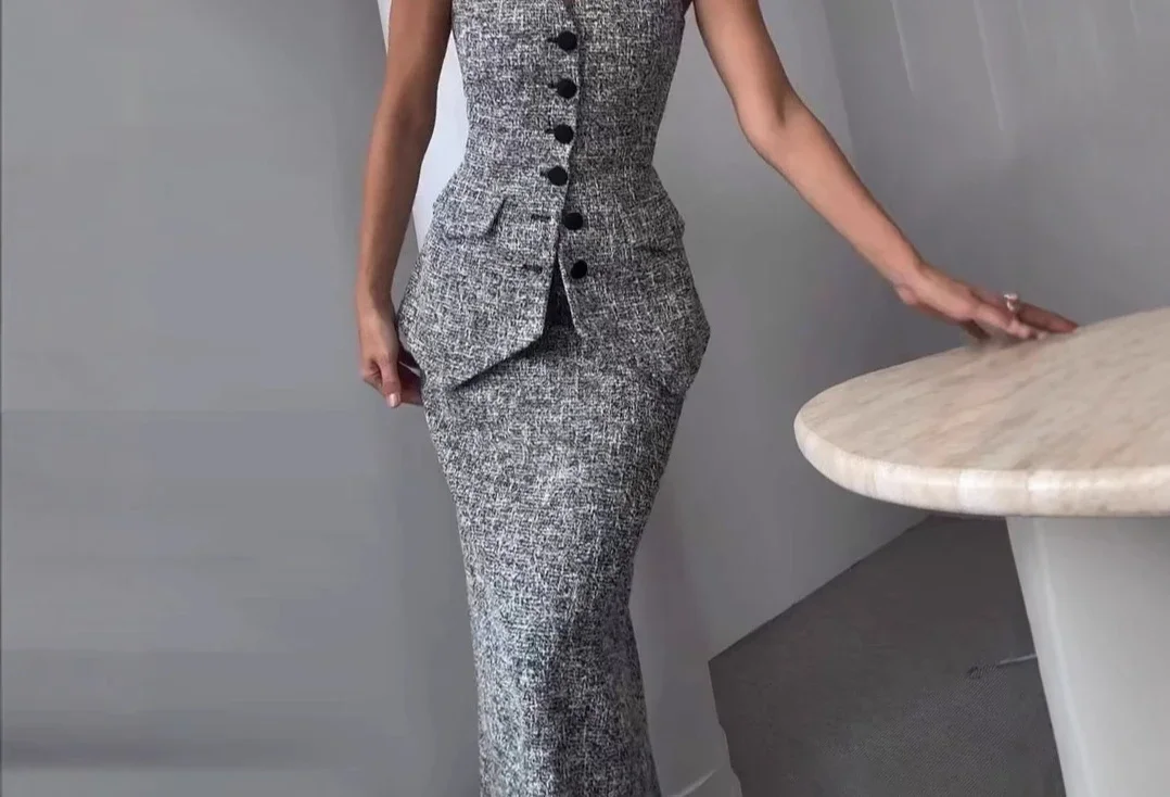 Versatile Two Piece Set Woman Streetwear Fashion Workplace Slimming Solid Color Temperament Vest and Y2k Skirt Suit for Female