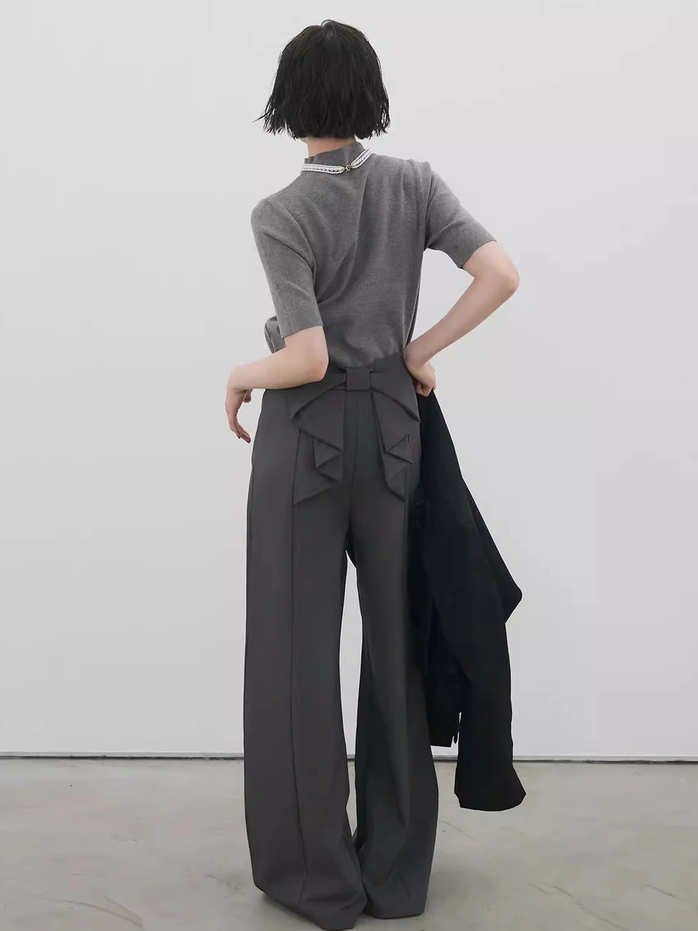 กางเกงขายาวเอวสูงทรงตรงสำหรับผู้หญิง กางเกงลำลองประดับโบว์ผูก ดีไซน์กระชับสัดส่วน ใส่ได้หลากหลายสไตล์ เหมาะสำหรับฤดูใบไม้ผลิ